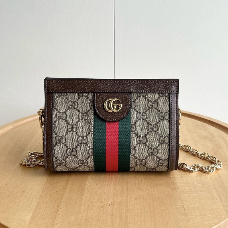 G*u*i wallets & purse